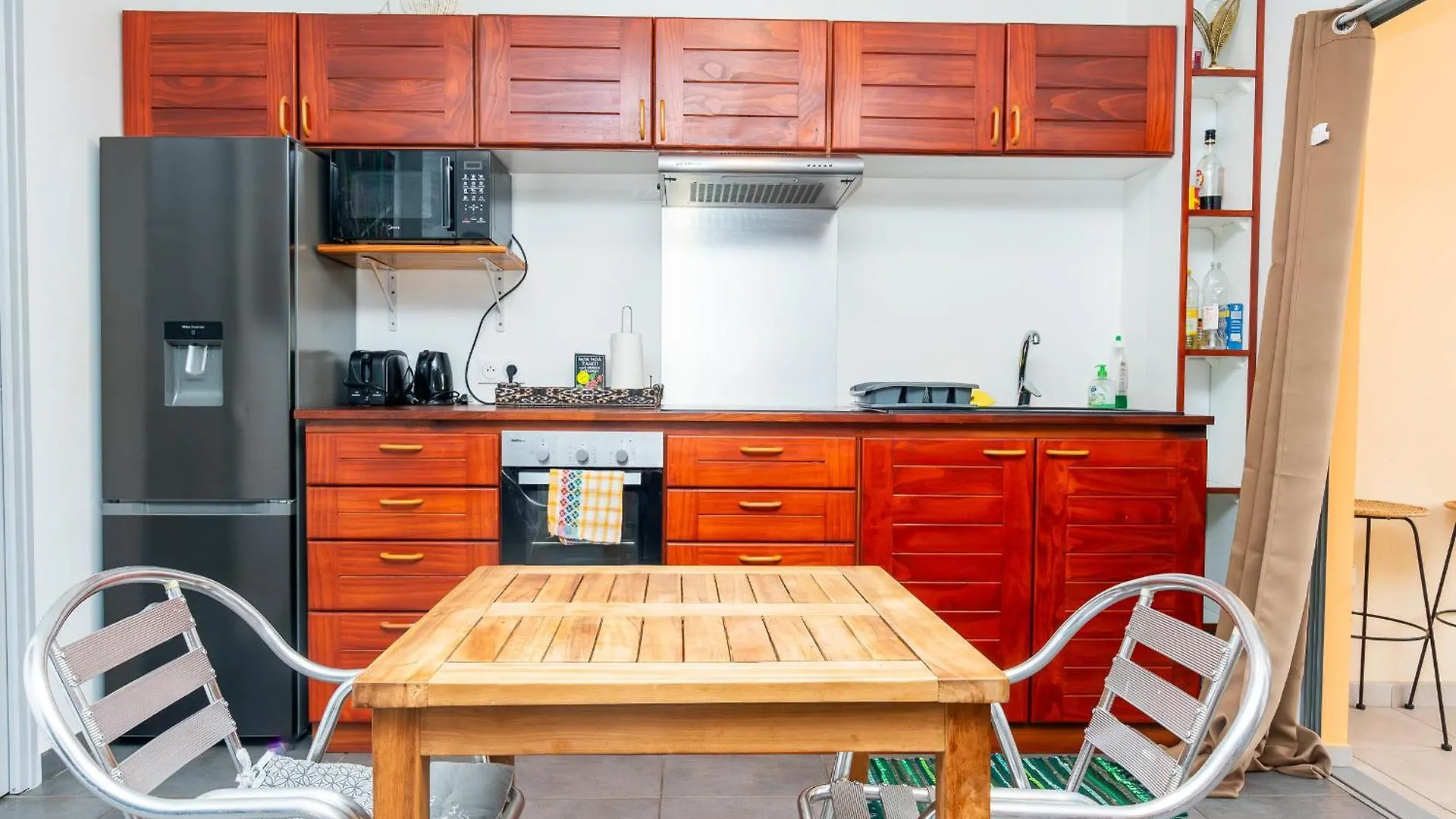 Kumuhei Heireva Business & Modern Studio Papeete Papeete  Papeete (Tahiti)